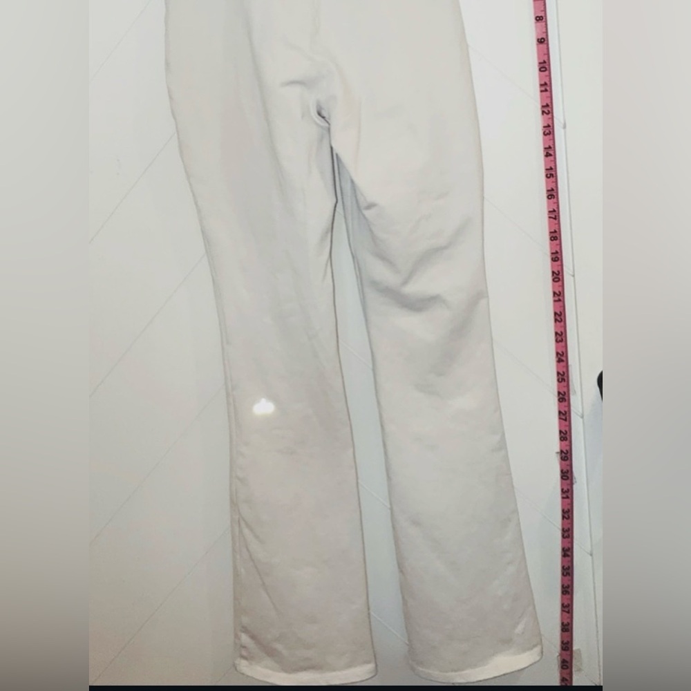 ALO YOGA Airbrush High-Waist Flutter Legging split hem white Size Small - Picture 13 of 16